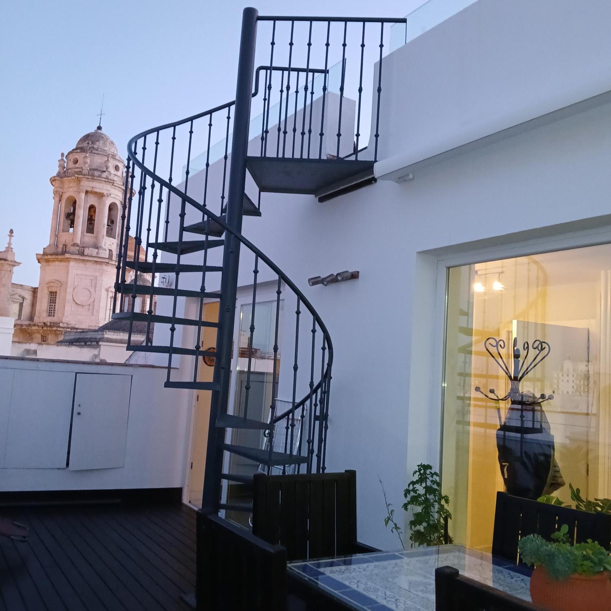 ***** Attic With Impressive Views And Jacuzzi Apartment Кадис Екстериор снимка