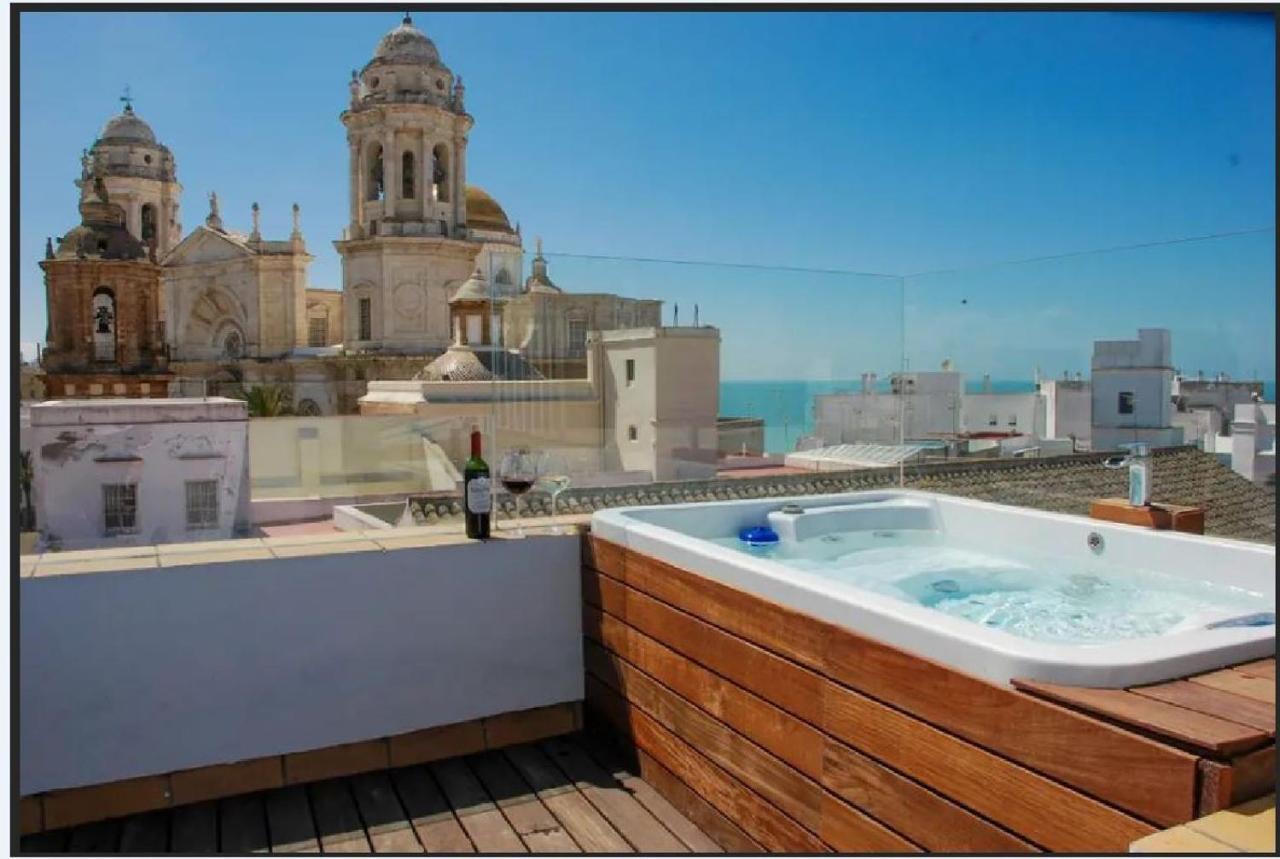 ***** Attic With Impressive Views And Jacuzzi Apartment Кадис Екстериор снимка