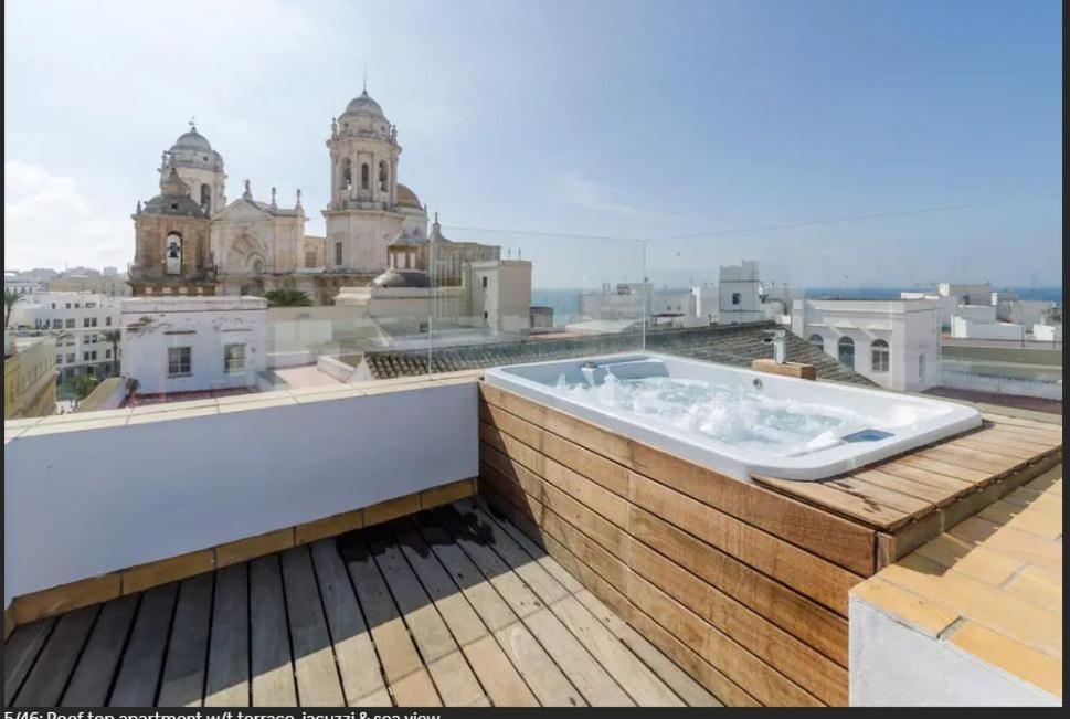 ***** Attic With Impressive Views And Jacuzzi Apartment Кадис Екстериор снимка